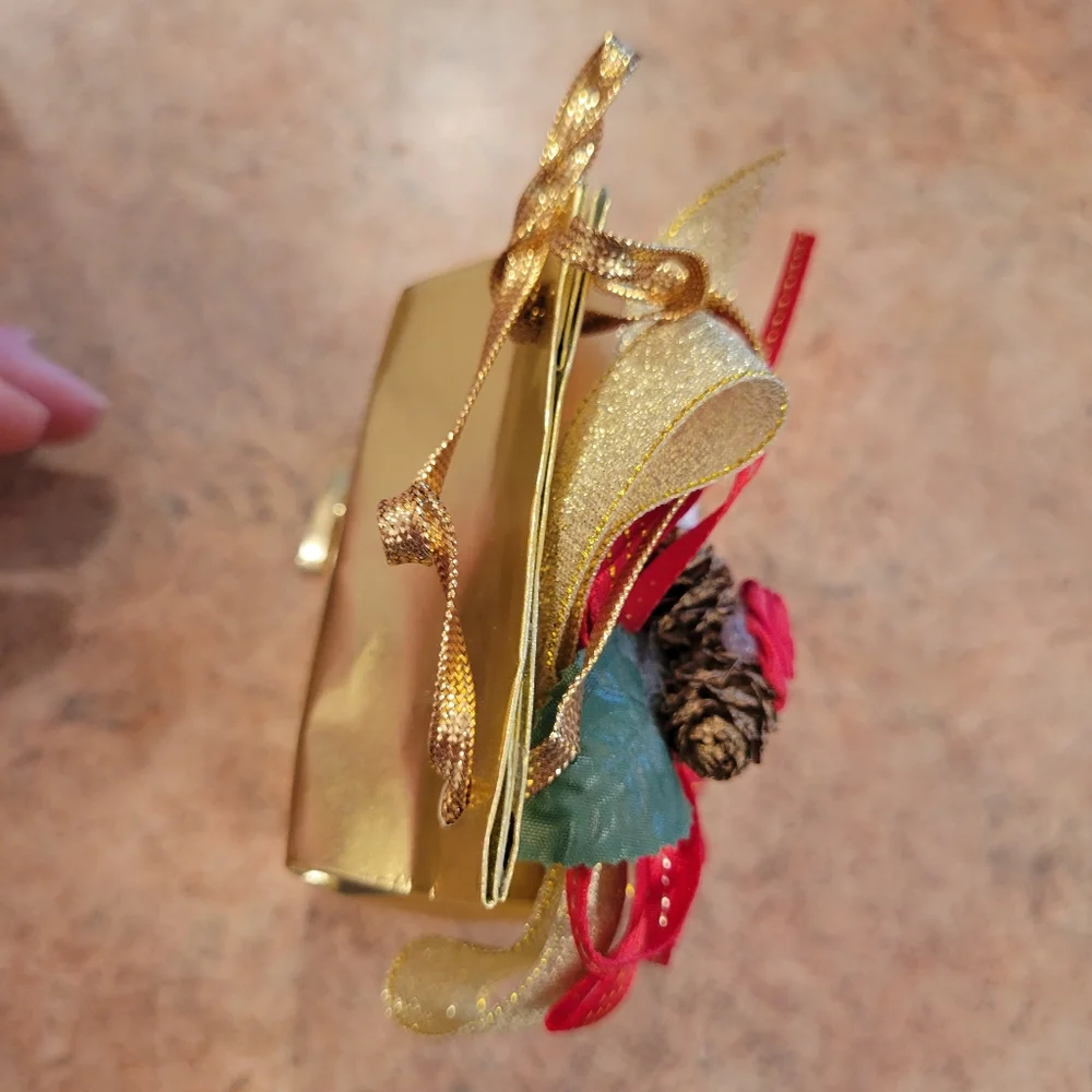 San Francisco Music Box Company 1996 Gift Bag Christmas Music Box